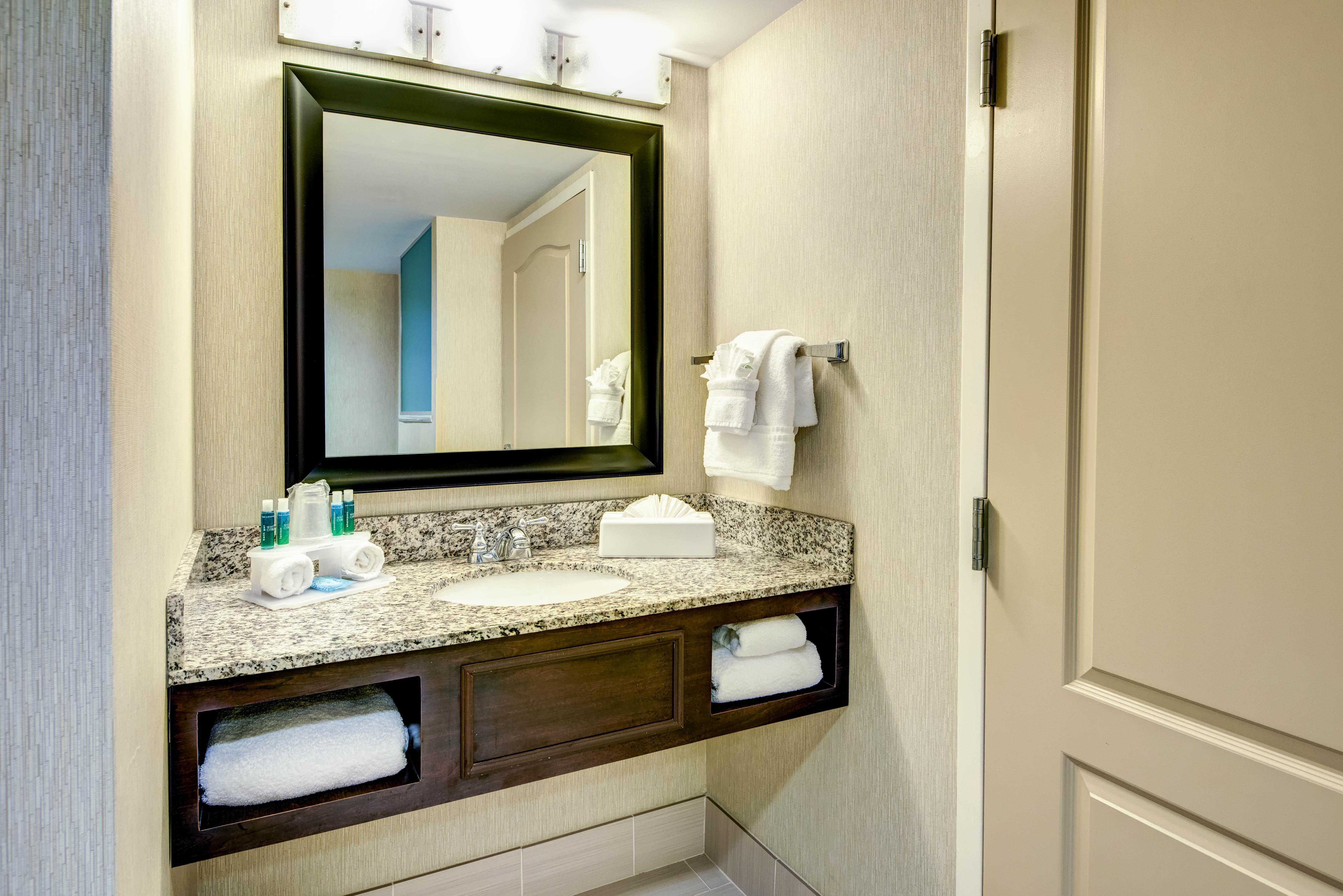 Holiday Inn Express - Neptune By Ihg Buitenkant foto