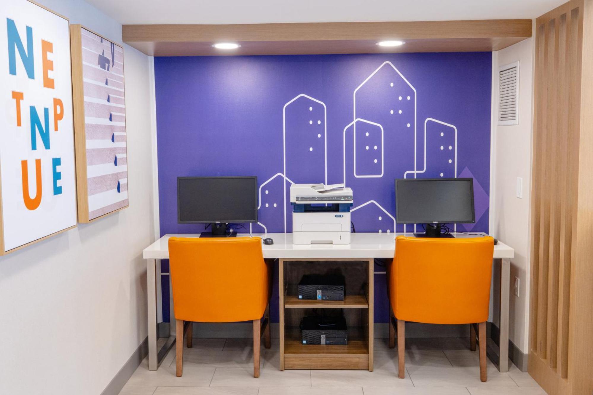 Holiday Inn Express - Neptune By Ihg Buitenkant foto