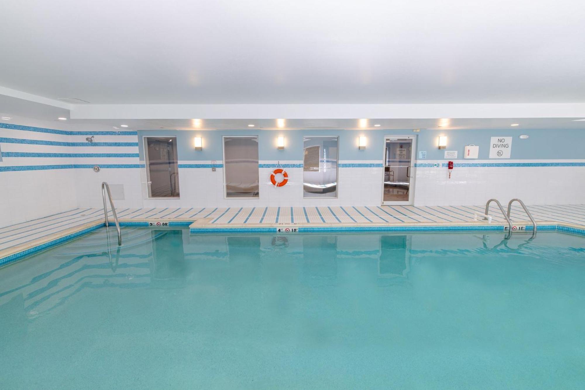 Holiday Inn Express - Neptune By Ihg Buitenkant foto