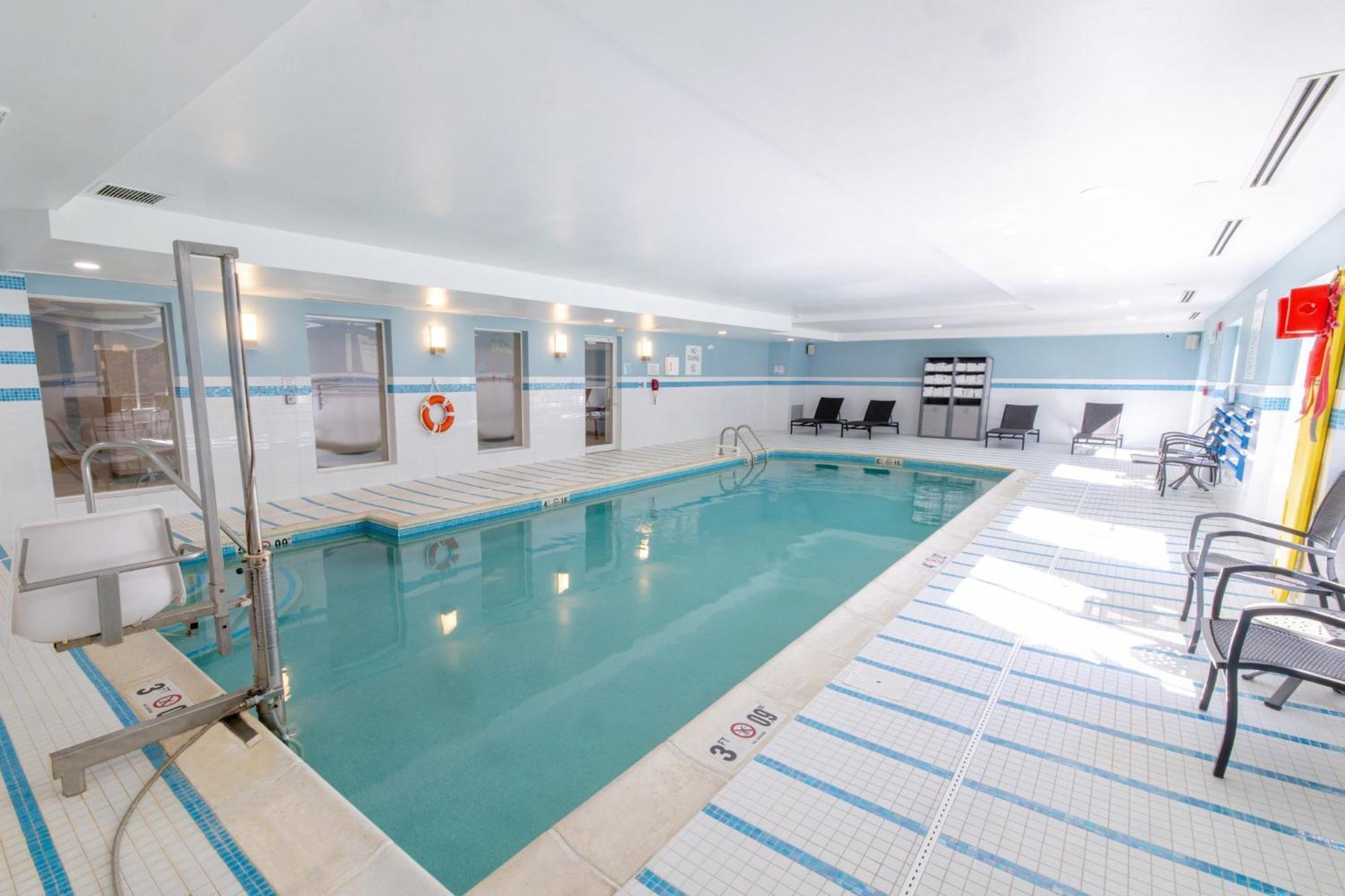 Holiday Inn Express - Neptune By Ihg Buitenkant foto