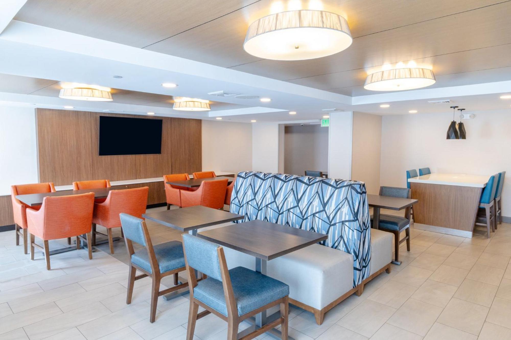 Holiday Inn Express - Neptune By Ihg Buitenkant foto